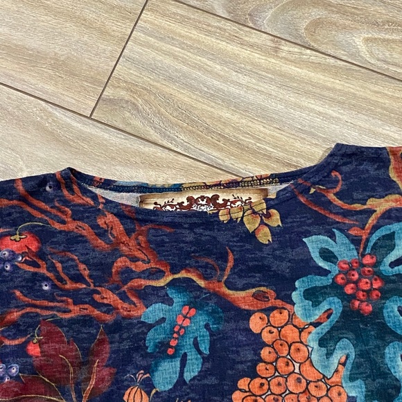 Amma Design 3/4 Sleeve Multi Colored Bat Wing Top - Picture 5 of 7